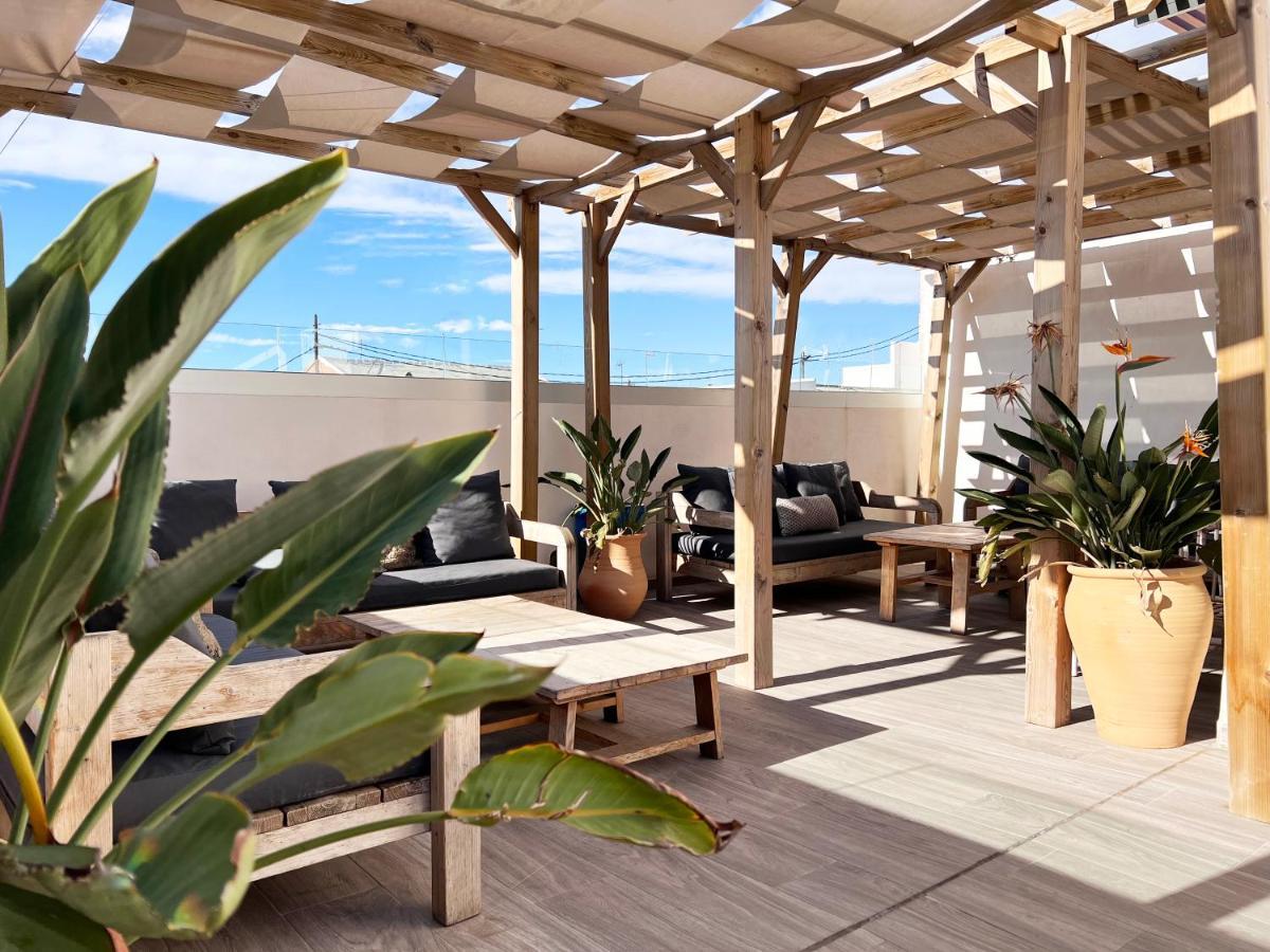 Valencia Luxury - Calma Beach Apartments מראה חיצוני תמונה